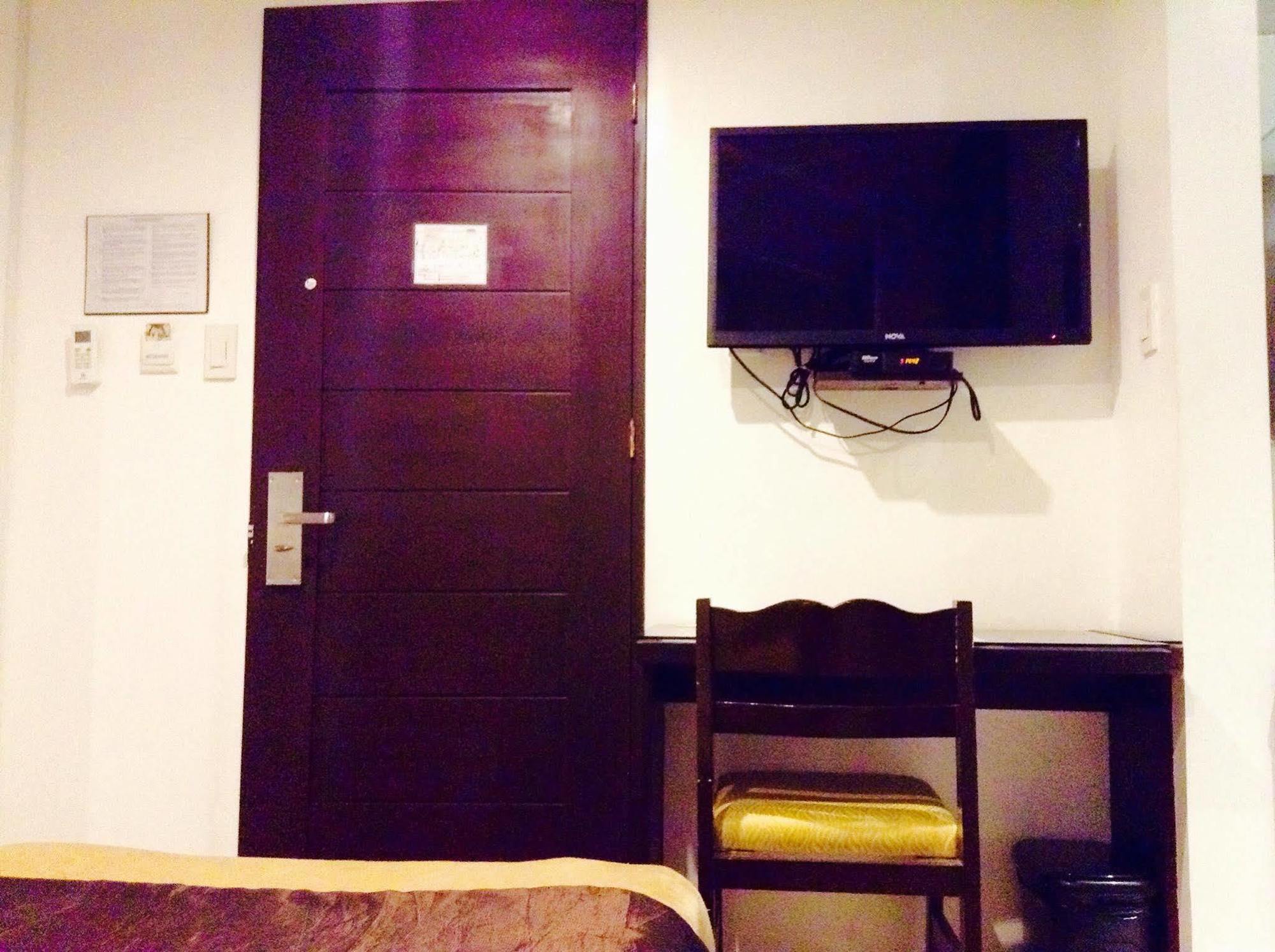 Gervasia Hotel Makati Makati City Екстериор снимка