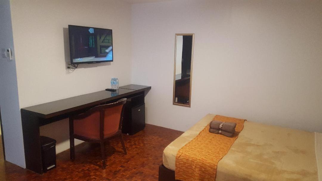 Gervasia Hotel Makati Makati City Екстериор снимка